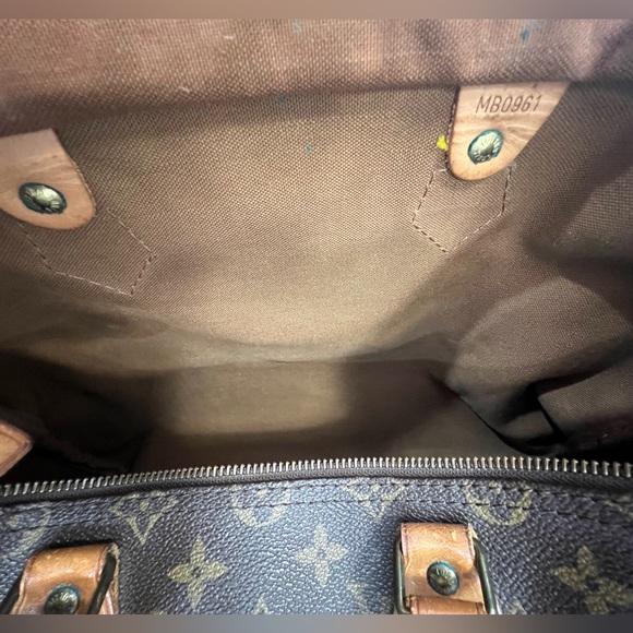 Vintage Louis Vuitton Speedy 30 - Picture 8 of 13